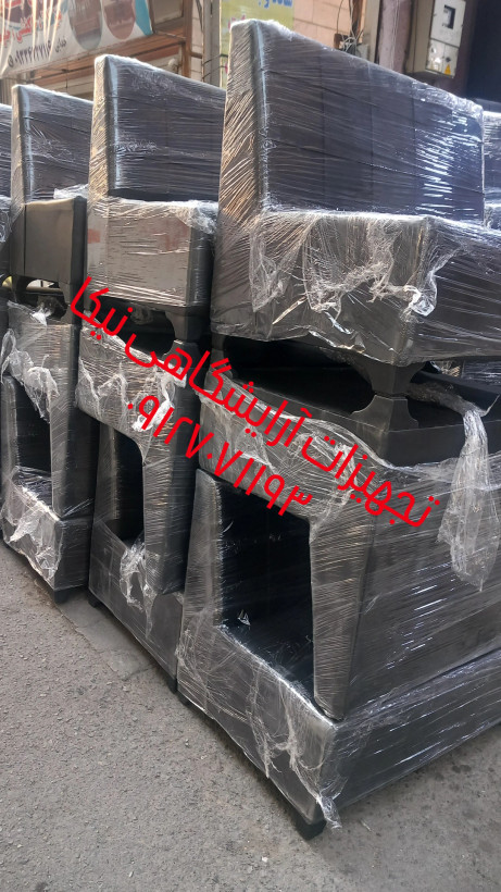 مبل گیم نت سه نفره چرم مشکی با کیفیت مناسب آرایشگاه گیم نت کافی شاپ رستوران سالنهای زیبایی مطب ادارات و...