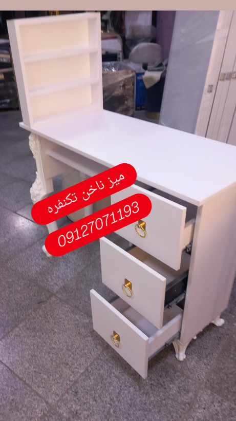 میز ناخن چوبی تکنفره همراه با استند لاک