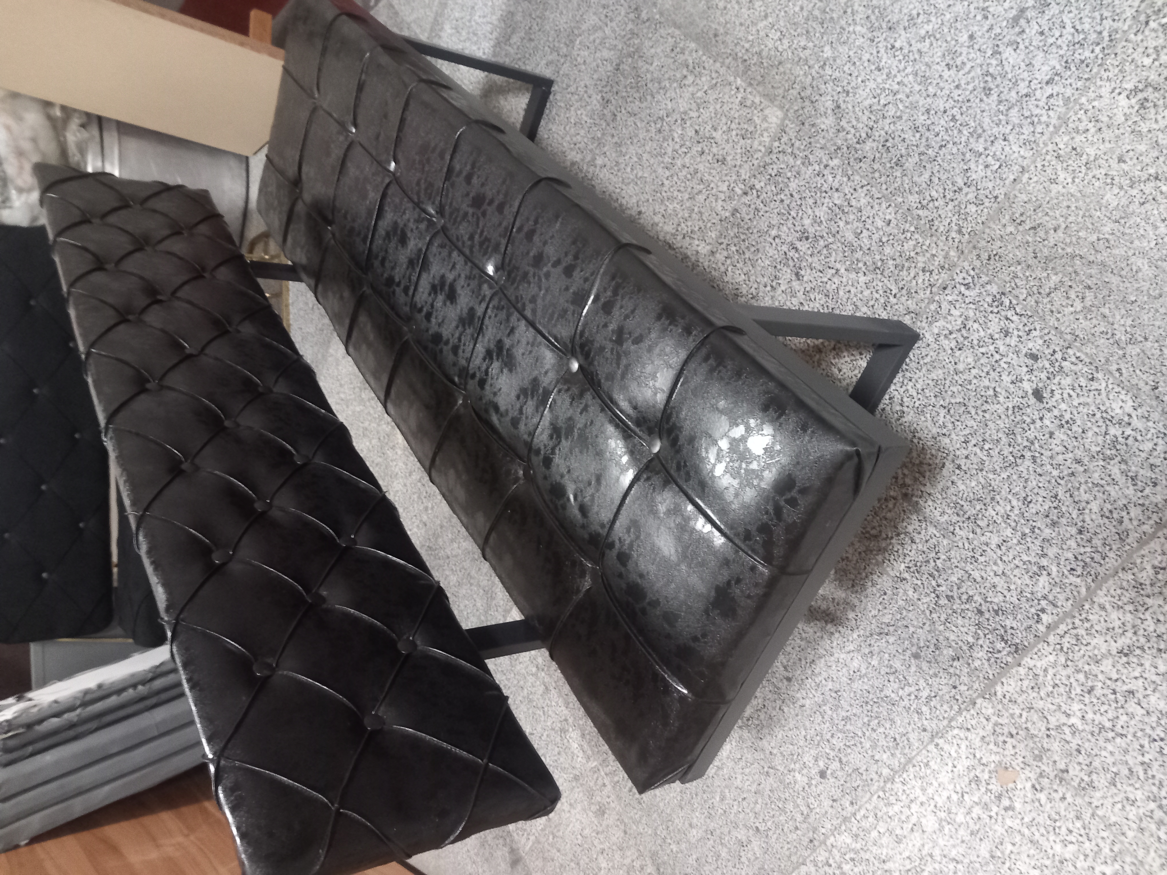 مبل انتظار چرم خارجی آلگرو
