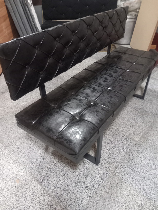 مبل انتظار دوخت لمسه چرم خارجی